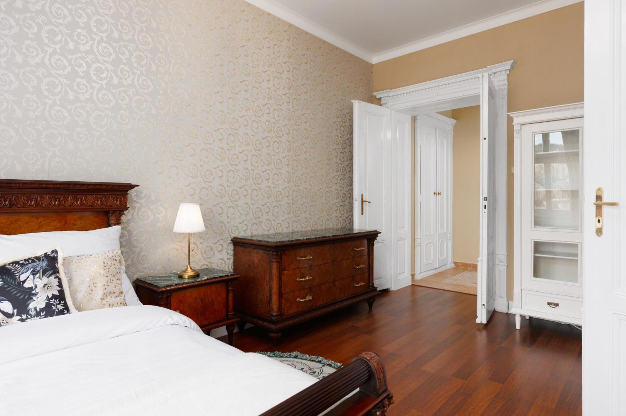 Rezidence Makart Apartamento KLV Exterior foto